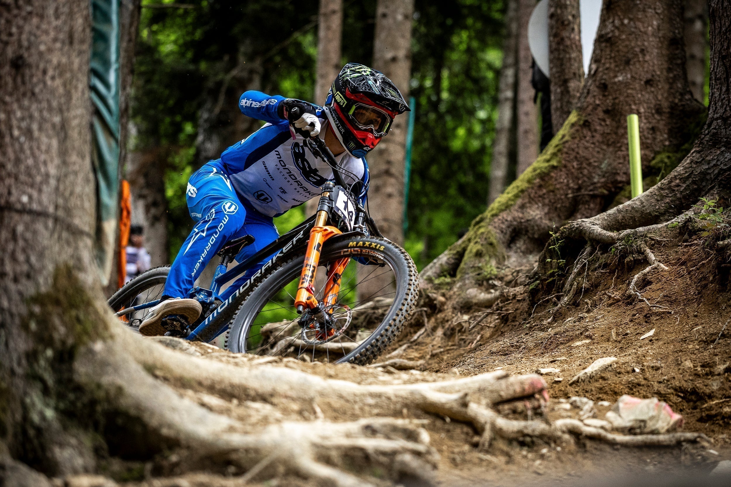 Leitfaden fr Downhill-MTB-Schutzausrstung | Alpinestars Helme, Rstung &  Protektoren