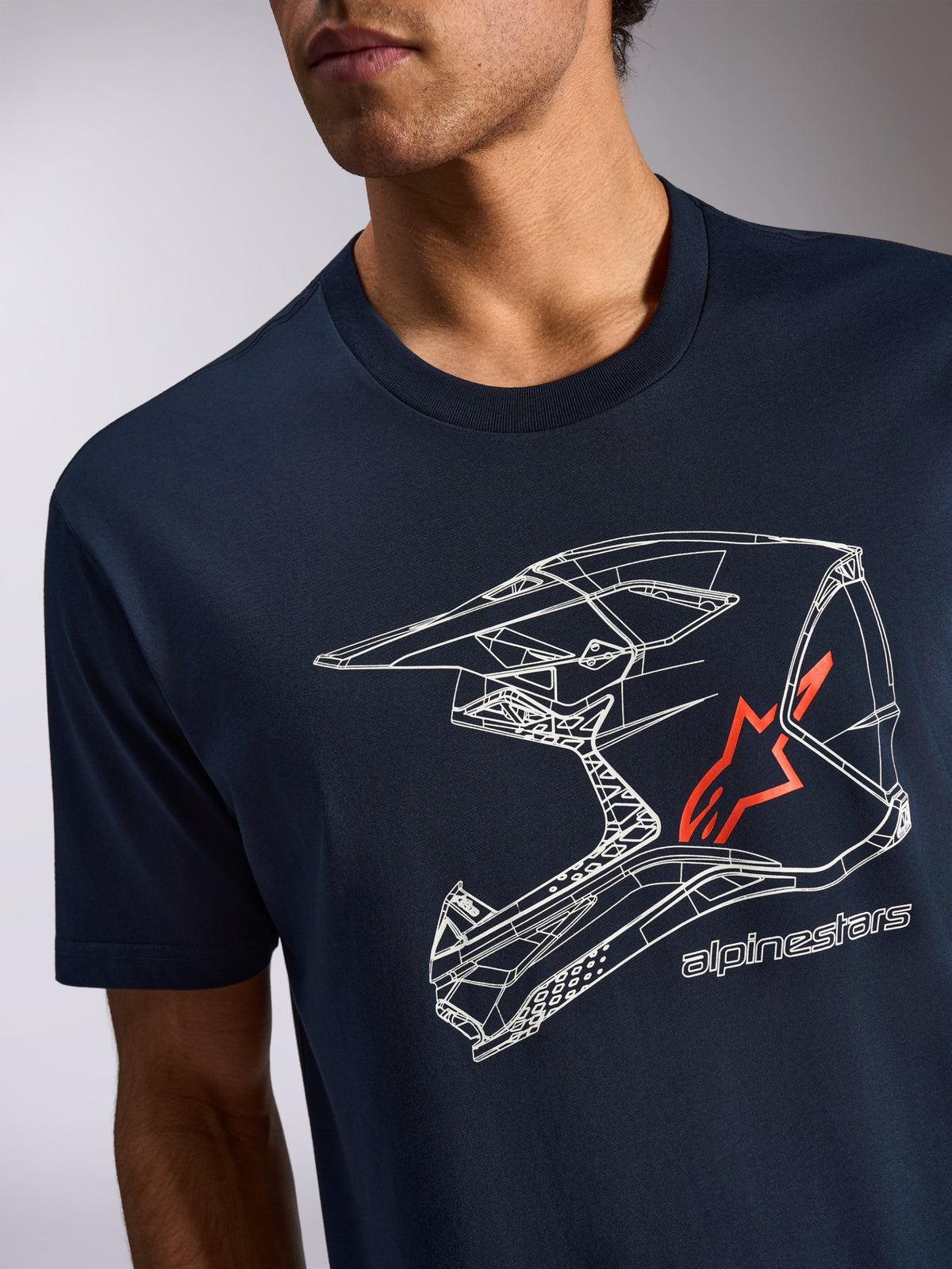 Alpinestars MX Helmet CSF Tee, Kurzarm-T-Shirt, Marineblau, weiße Motocross-Helm-Grafik mit rotem Stern-Logo, lässige Motorsport-Sportbekleidung