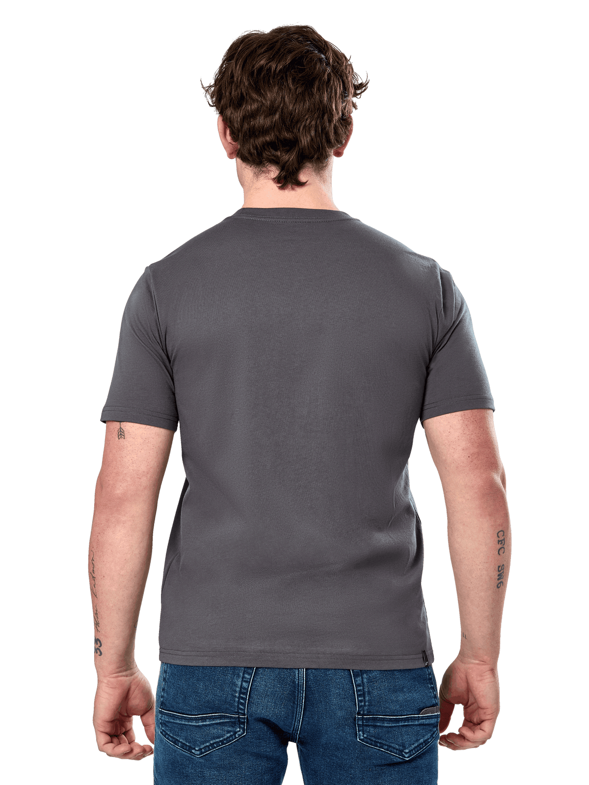 Alpinestars Cereal CSF T-Shirt, kurzärmeliges T-Shirt, Anthrazit, Rückansicht, getragen von einem Model mit blauen Jeans, lässige Motorsport-inspirierte Streetwear