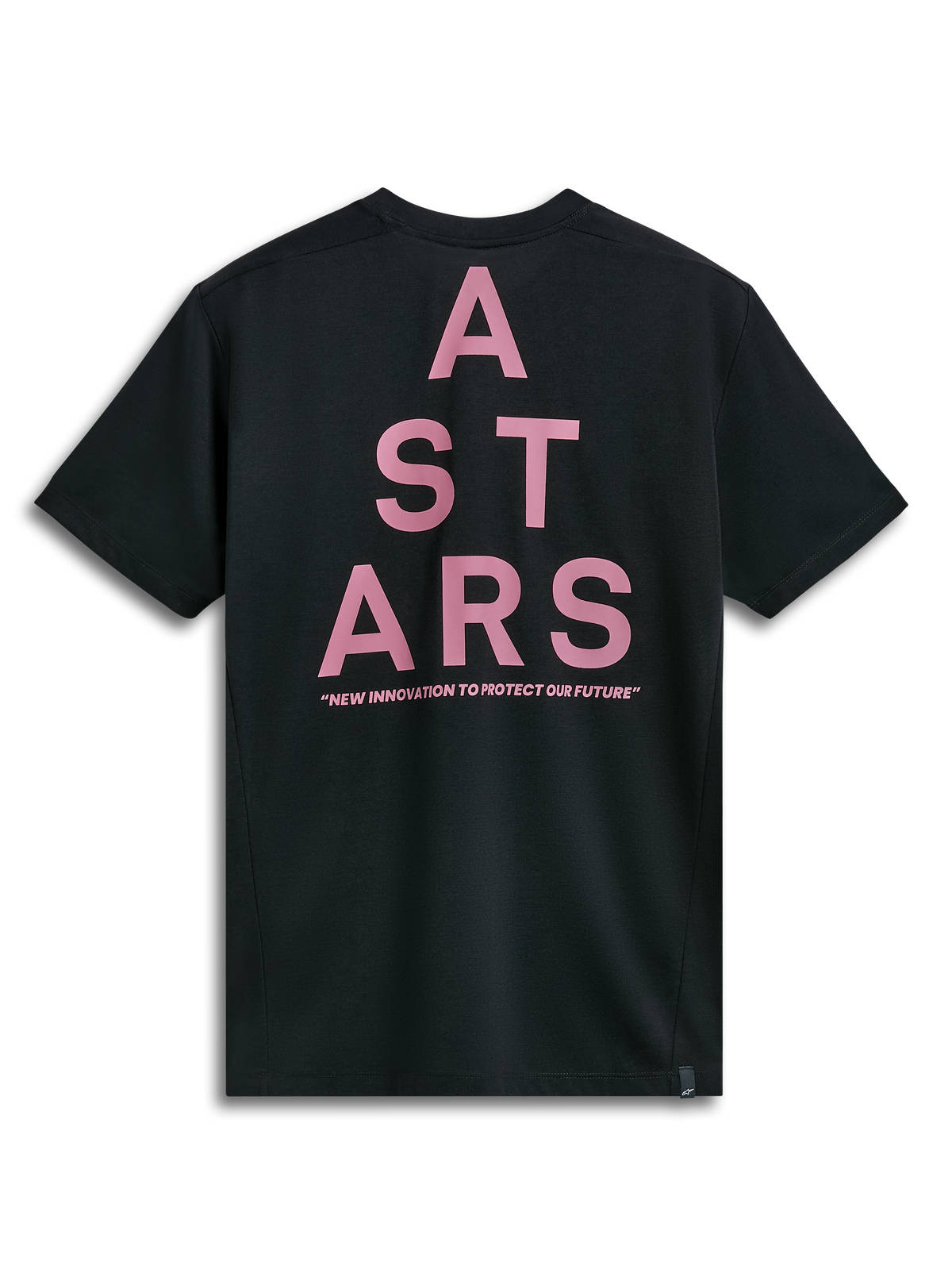 Alpinestars Attrition Performance Tee, kurzärmeliges T-Shirt, Schwarz, Rückansicht mit großer rosa ASTARS-Blockgrafik und „NEW INNOVATION TO PROTECT OUR FUTURE“-Text, nachhaltige Performance-Sportbekleidung