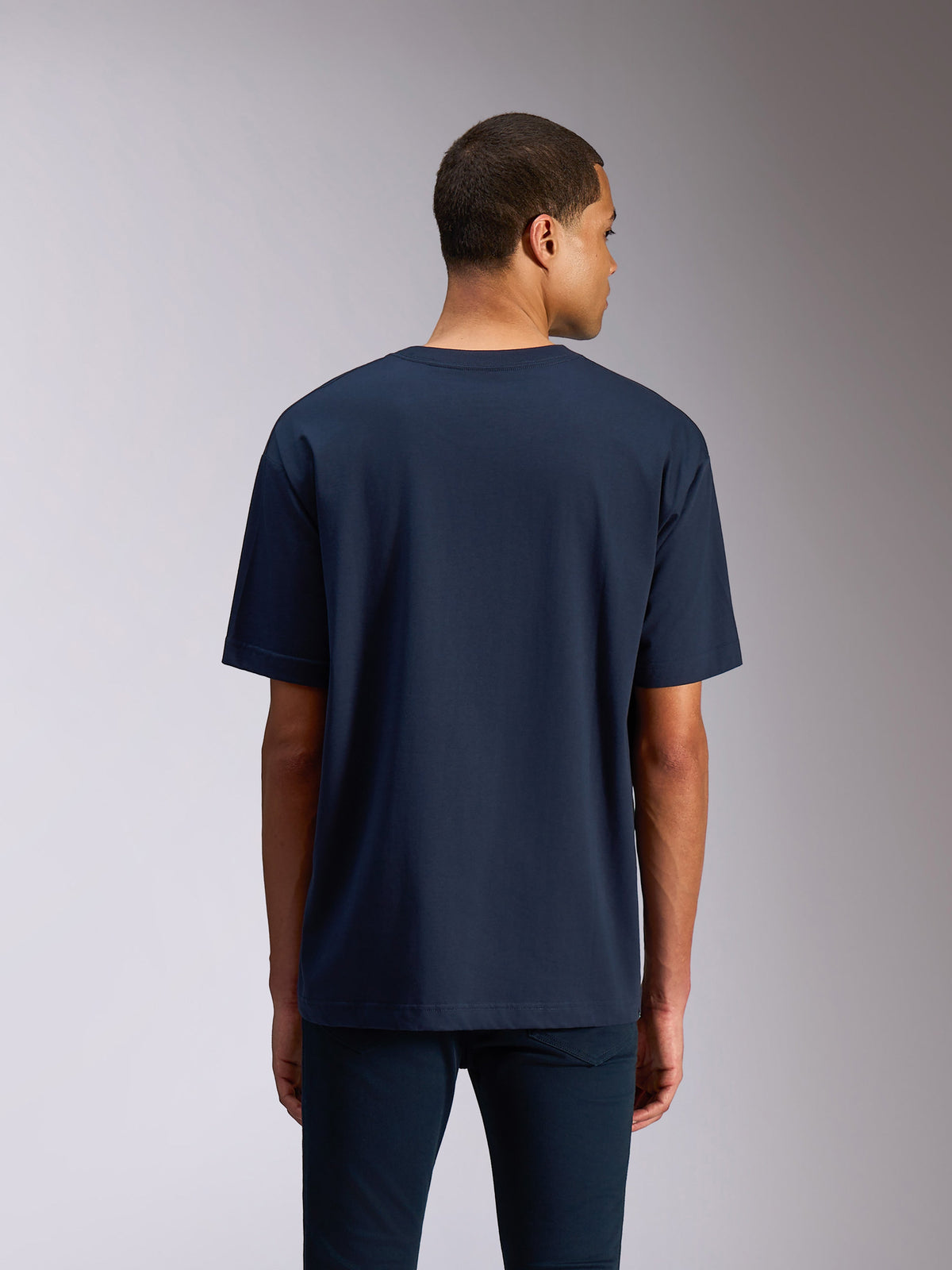 Alpinestars Alter Oversized CSF Tee, kurzärmeliges T-Shirt, Marineblau, Rückansicht mit lockerer Oversized-Passform und schlichtem Design, lässige Streetwear