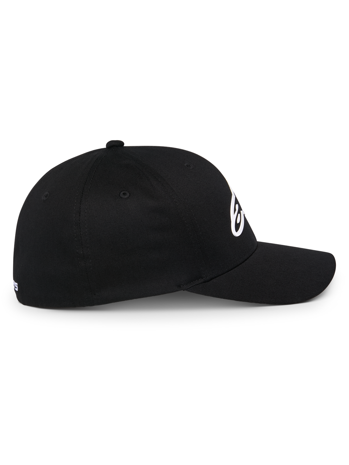 Alpinestars Ageless Multi Mütze, schwarze Sportswear-Baseballkappe, Seitenansicht, gebogener Schirm und strukturierte Krone, weißes 3D-Astars-Logo, lässiger Motorsport-Lifestyle
