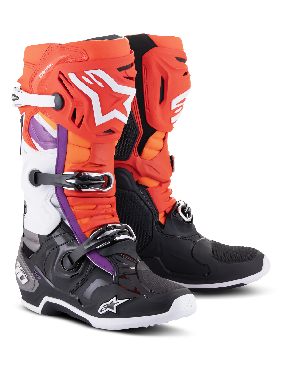 Alpinestars Tech 10 Stiefel, Motocross-Stiefel, Schwarz und Fluo-Orange mit roten und lila Akzenten, Dreifach-Schnallen-Verschlusssystem, weiße Alpinestars-Logos an Schienbein und Zehen, strapazierfähige TPU-Schale für Offroad-Rennen