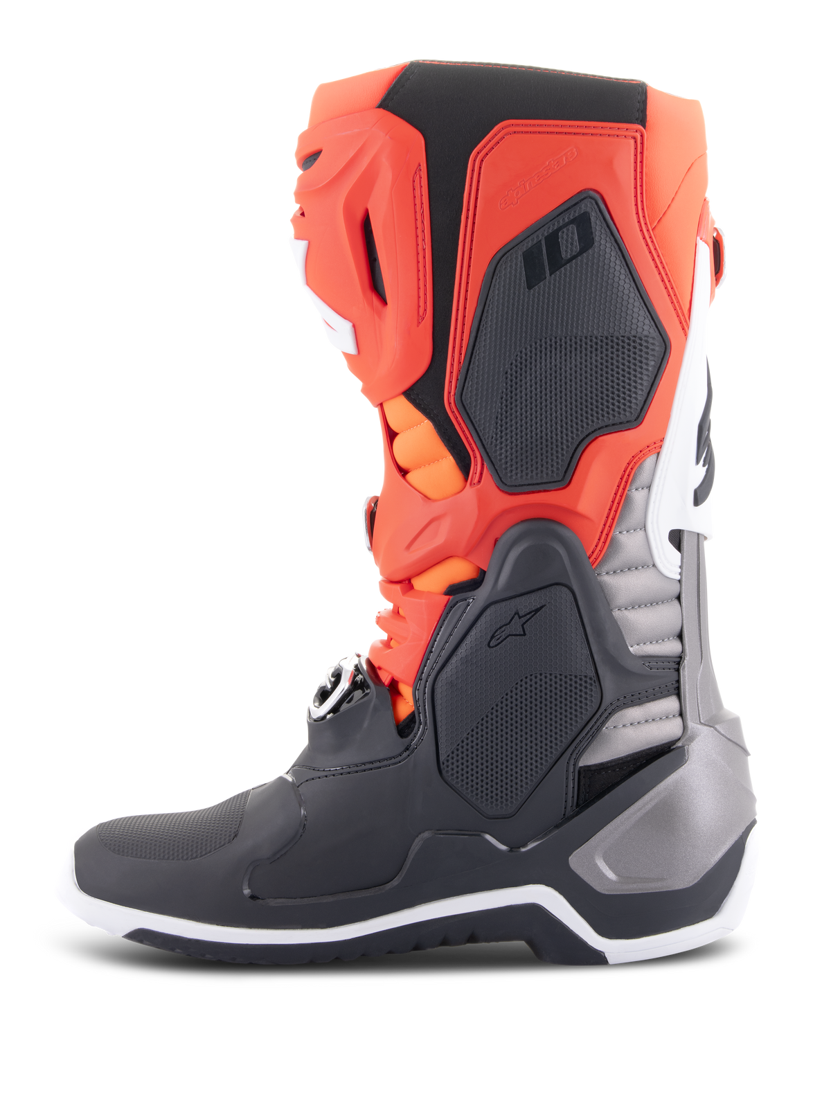 Alpinestars Tech 10 Stiefel, Motocross-Stiefel, Schwarz, Fluoreszierendes Rot und Orange mit weißen Akzenten, Seitenansicht mit fortschrittlichem TPU-Chassis, Schnallensystem und ergonomischem Design für Offroad-Performance.
