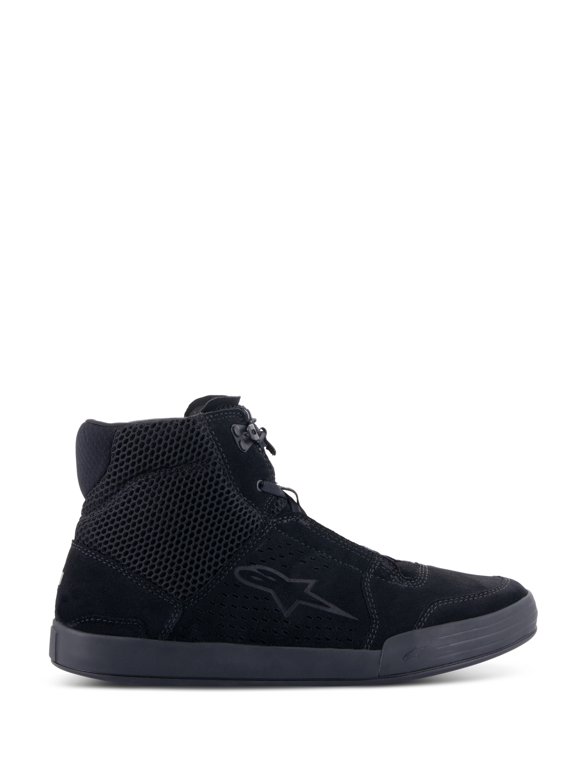 Alpinestars Chrome Air Schuh, urbaner Motorradschuh, Schwarz Schwarz, Seitenansicht, mit einem Obermaterial aus Spaltleder und Mesh, lässige Sneaker-Silhouette mit integriertem Knöchelschutz für den Straßeneinsatz.