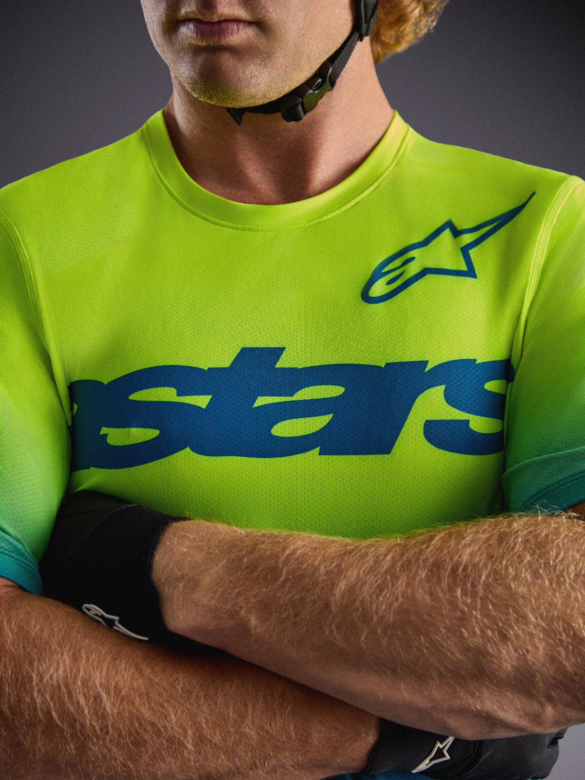 Alpinestars A-Dura ASTARS Jersey 2.0 in Yellow Fluo, Kurzarm-MTB-Top mit blauen Grafiken aus Performance-Stretch.