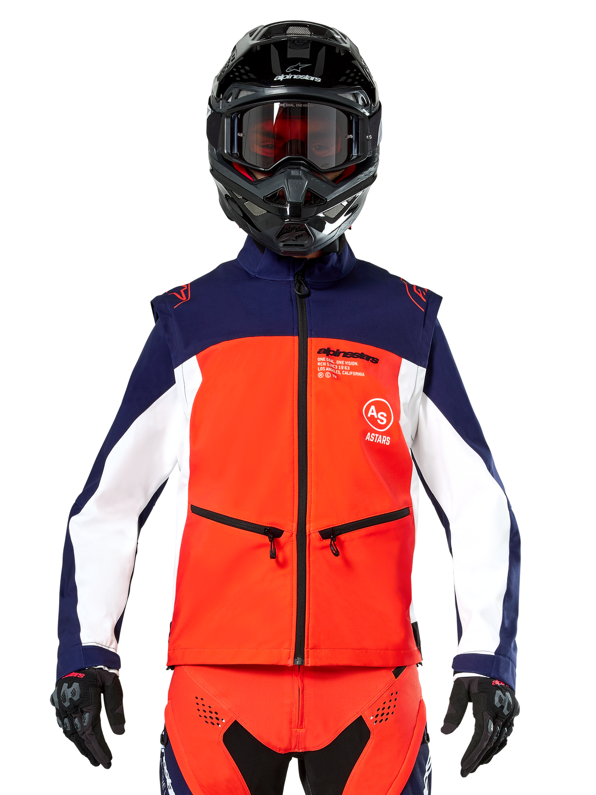 Alpinestars Lite-Dura Softshell-Jacke in Navy, Hot Orange und Weiß, Vorderansicht eines Fahrers mit schwarzem Helm und Brille, technisches Color-Block-Design mit Reißverschlusstaschen und Alpinestars-Branding, vielseitige Ausrüstung für Enduro- und Offroad-Fahrten