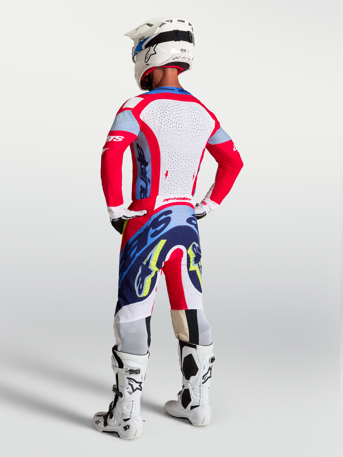 Alpinestars Supertech Dyna Hose, Motocross-Ausrüstung für Herren, Rot und Navy-Blau, leichte athletische Passform am Modell.
