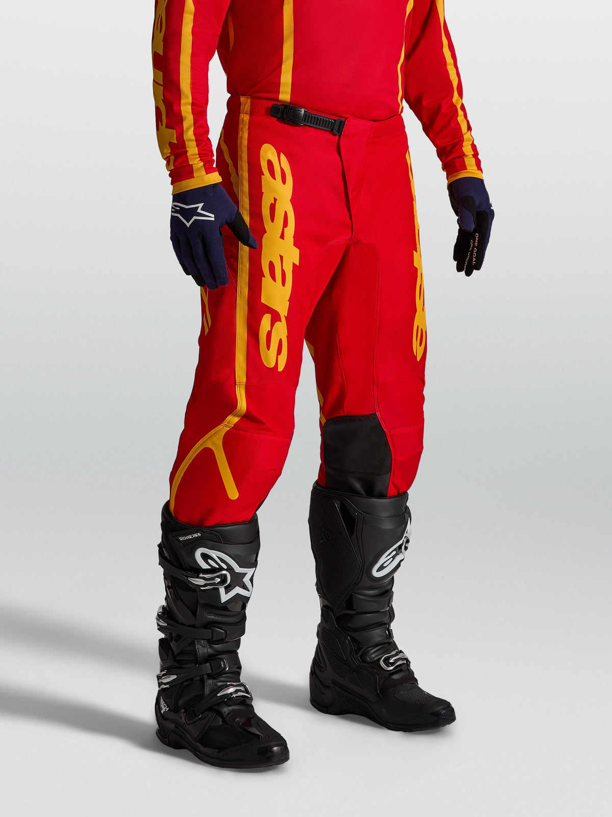 Alpinestars Fluid Apex V2 Hose, Motocross-Hose für Herren, Rot und Gold, verstärktes 600D-Polygewebe, Offroad-Performance
