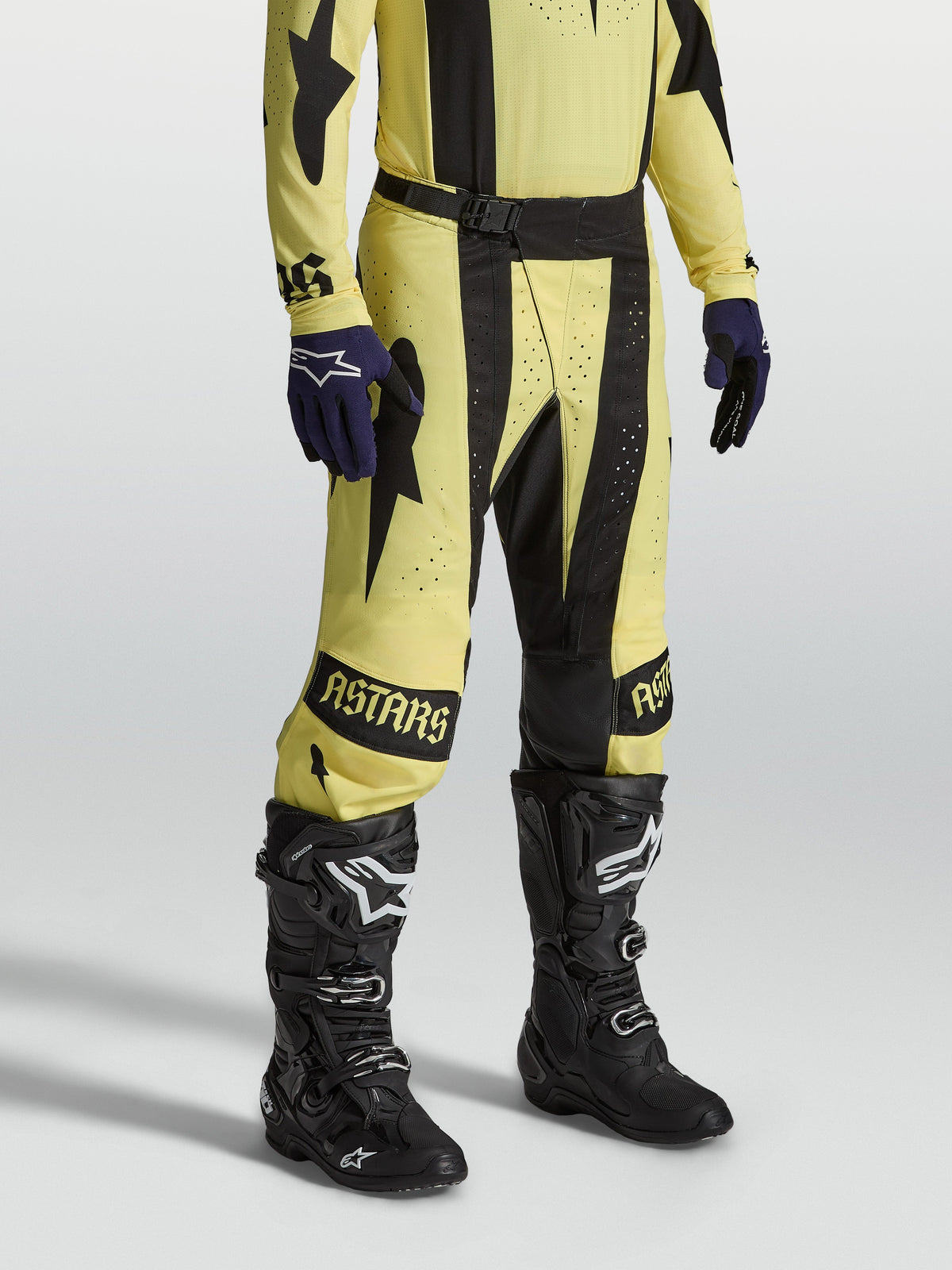 Alpinestars Techstar Atrox Hose, Herren Motocross-Hose in Gelb und Schwarz mit strapazierfähigem 4-Wege-Stretch Ripstop-Gewebe.
