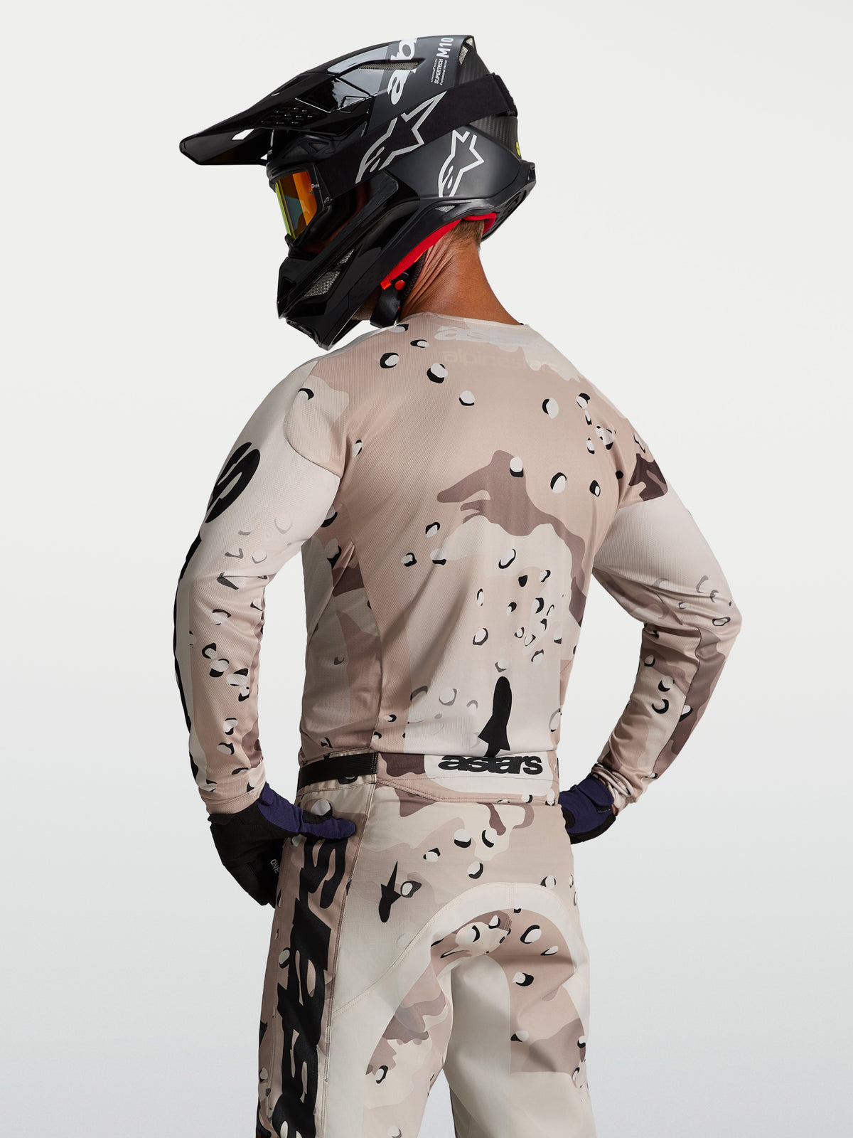 Alpinestars Racer Lone Trikot, Herren-Motocross-Trikot, Desert Camo und Schwarz, Rückansicht, feuchtigkeitsableitend.