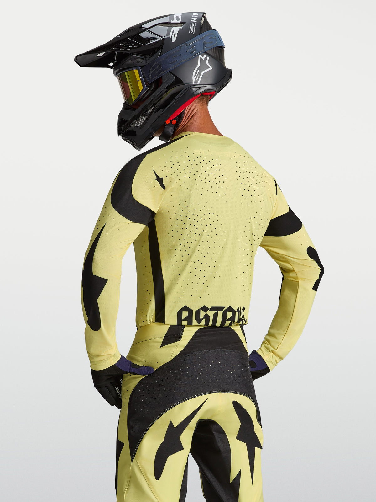 Alpinestars Techstar Atrox Trikot, Motocross-Trikot für Herren, Gelb und Schwarz, Laserperforationen am Rücken.