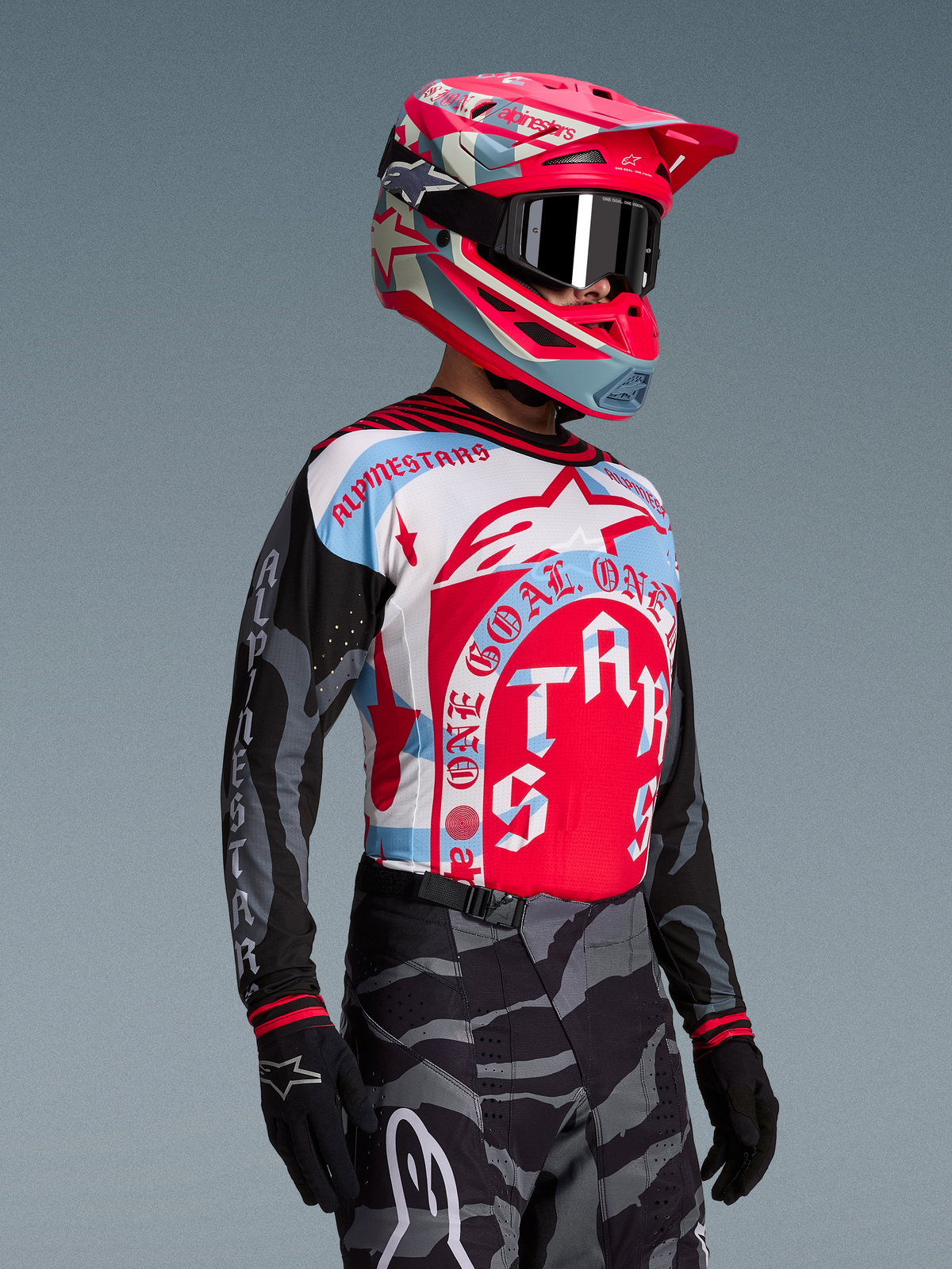 Techstar Trikot Limited Edition Beast Coast, rot-weiß-blaues Trikot mit passendem Helm für den Motocross-Einsatz.