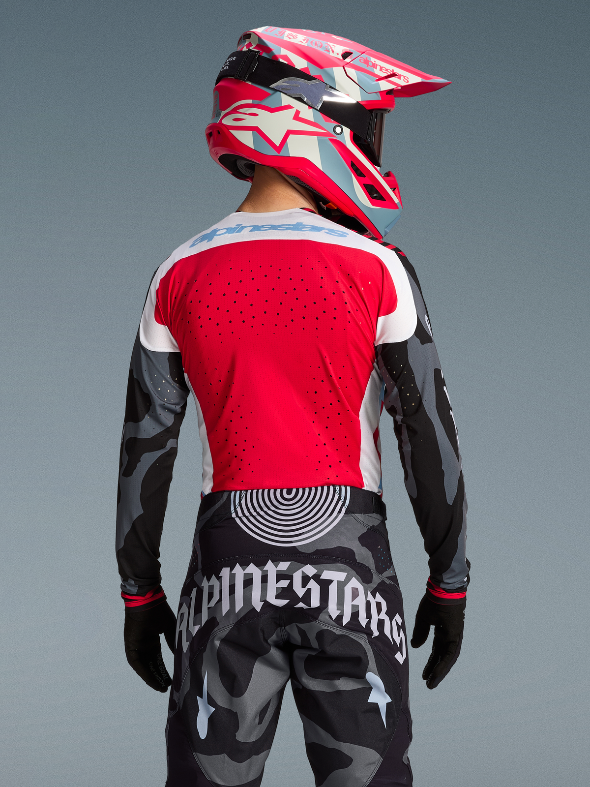 Techstar Trikot Limited Edition Beast Coast, rot-weiß mit Camouflage-Ärmeln, perforierter Rücken, MX-Ausrüstung.