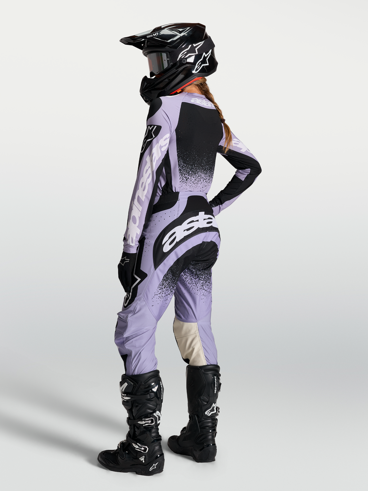 Alpinestars Stella Techstar Swan Trikot AND Stella Techstar Swan Gear Set, Damen-Motocross-Ausrüstung, Hellviolett und Schwarz.