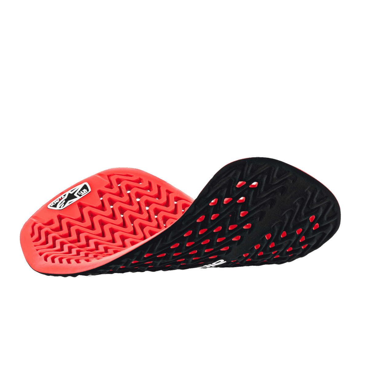 Alpinestars Nucleon Plasma Rückenprotektor-Einsatz, Rot und Schwarz, flexibler Motorrad-Rückenprotektor mit Wabenmuster und umfassender Perforation für Atmungsaktivität, leichte und anpassungsfähige Schutzausrüstung