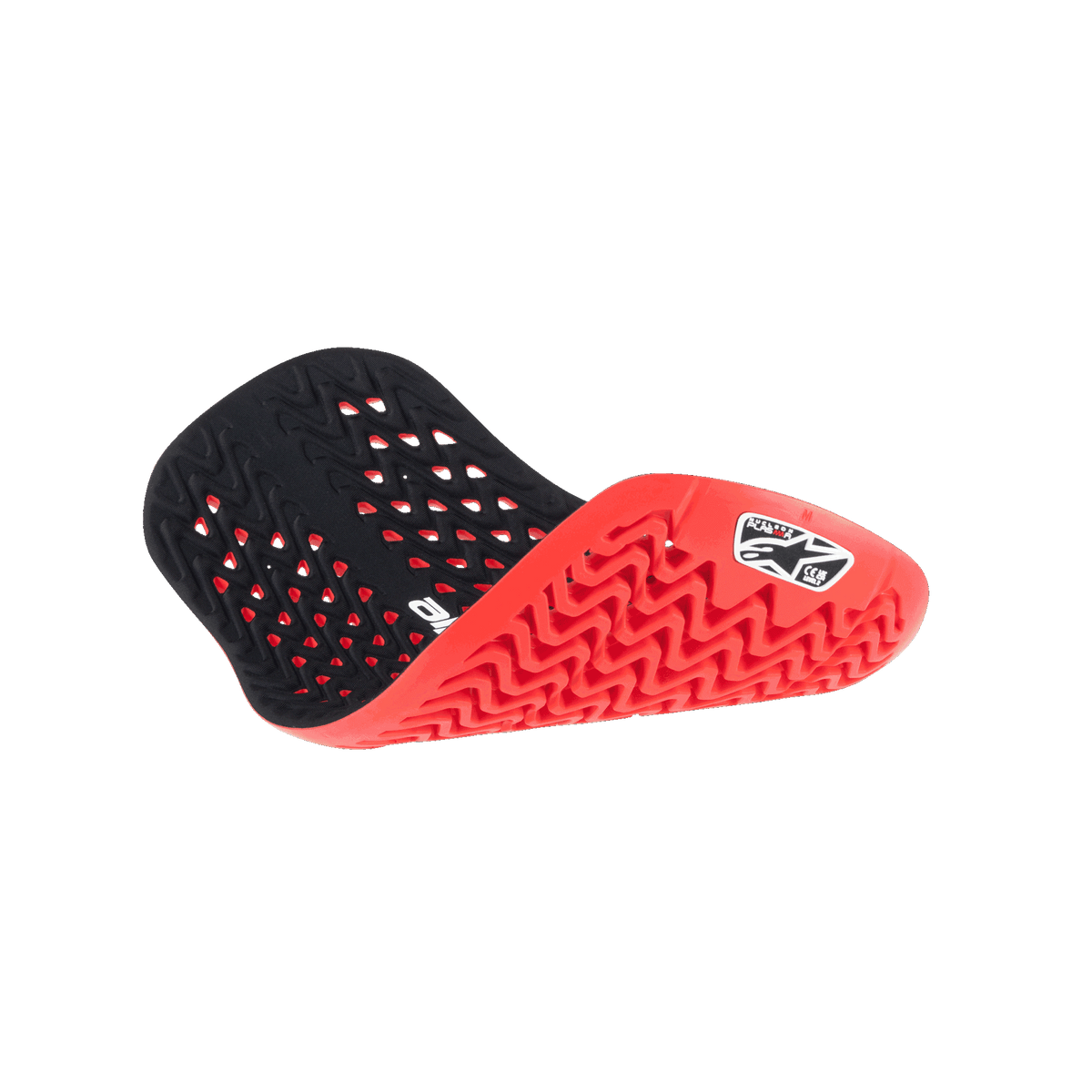 Alpinestars Nucleon Plasma Rückenprotektor-Einsatz, Rot und Schwarz, in gefalteter Position zur Veranschaulichung der Flexibilität, mit perforierter schwarzer Innenseite und strukturierter roter Außenseite mit Zick-Zack-Muster und weißem Alpinestars-Logo, leichter und belüfteter Motorradschutz
