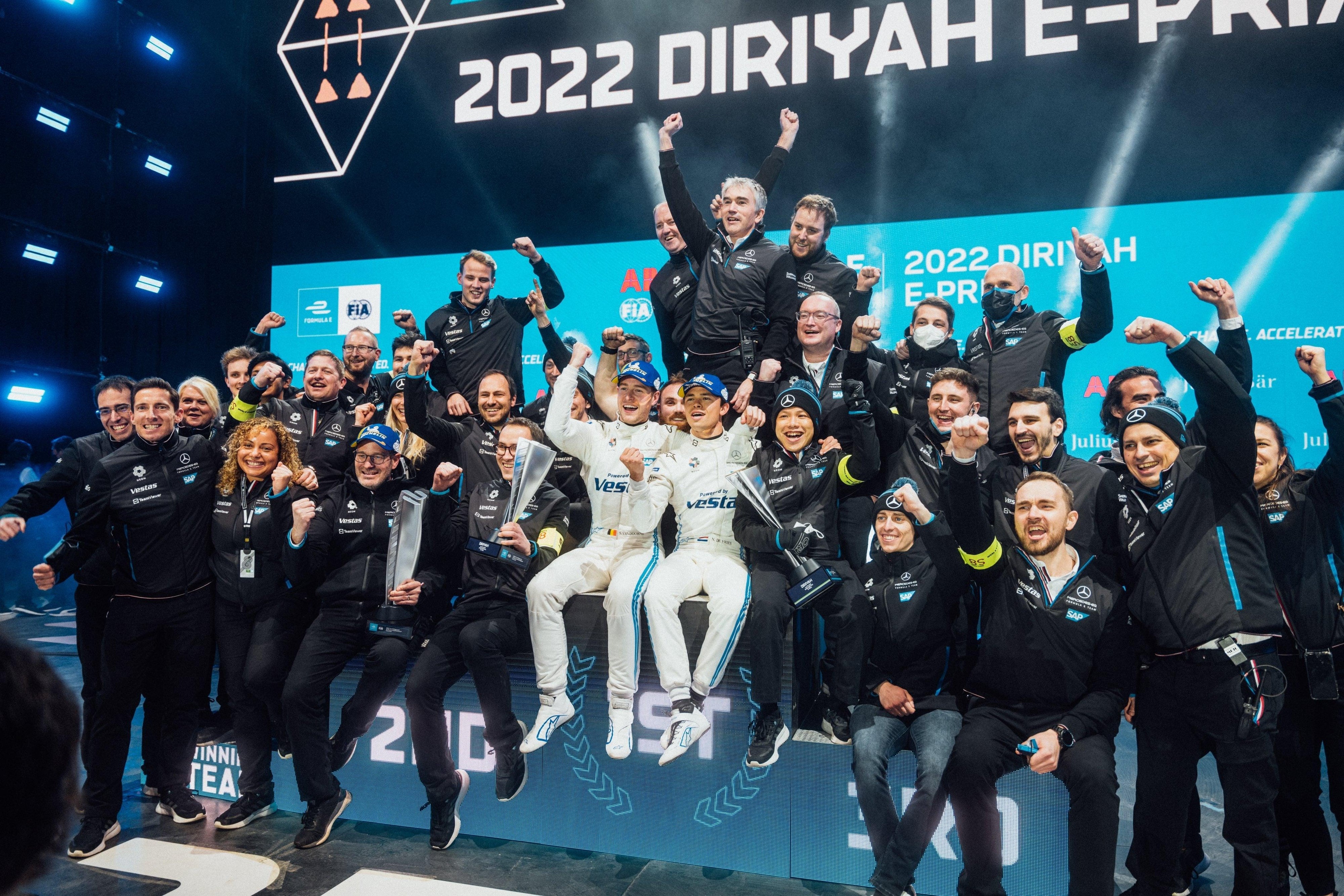 NYCK DE VRIES EDGES TEAM-MATE STOFFEL VANDOORNE IN DIRIYAH FIA FORMULA E E-PRIX THRILLER IN SAUDI ARABIA