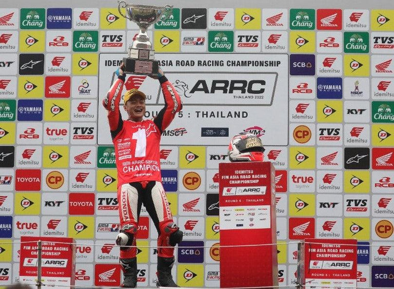 Zaqhwan Zaidi Seals 2022 Asia Road Racing Championship Superbike -Titel, während Anupab Surmoon und Azlan Shah Podium in Buriram, Thailand, beenden