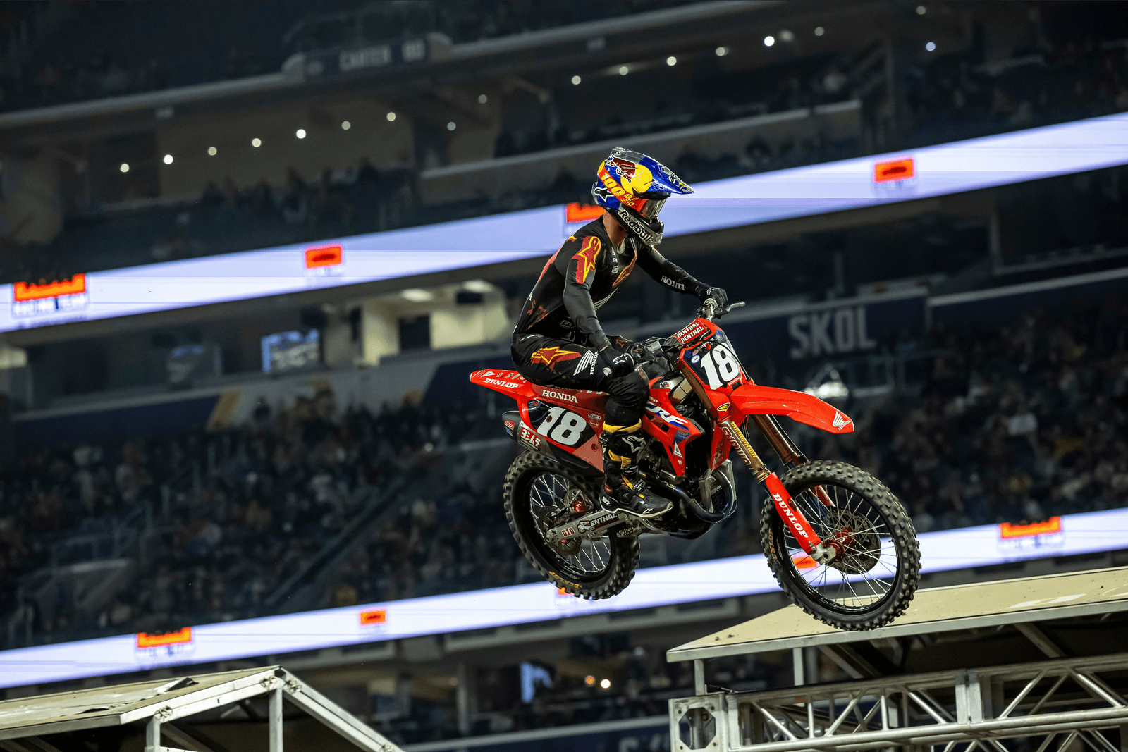 Dominant Jett Lawrence schmeckt in 250SX East Races in Minneapolis Erfolg