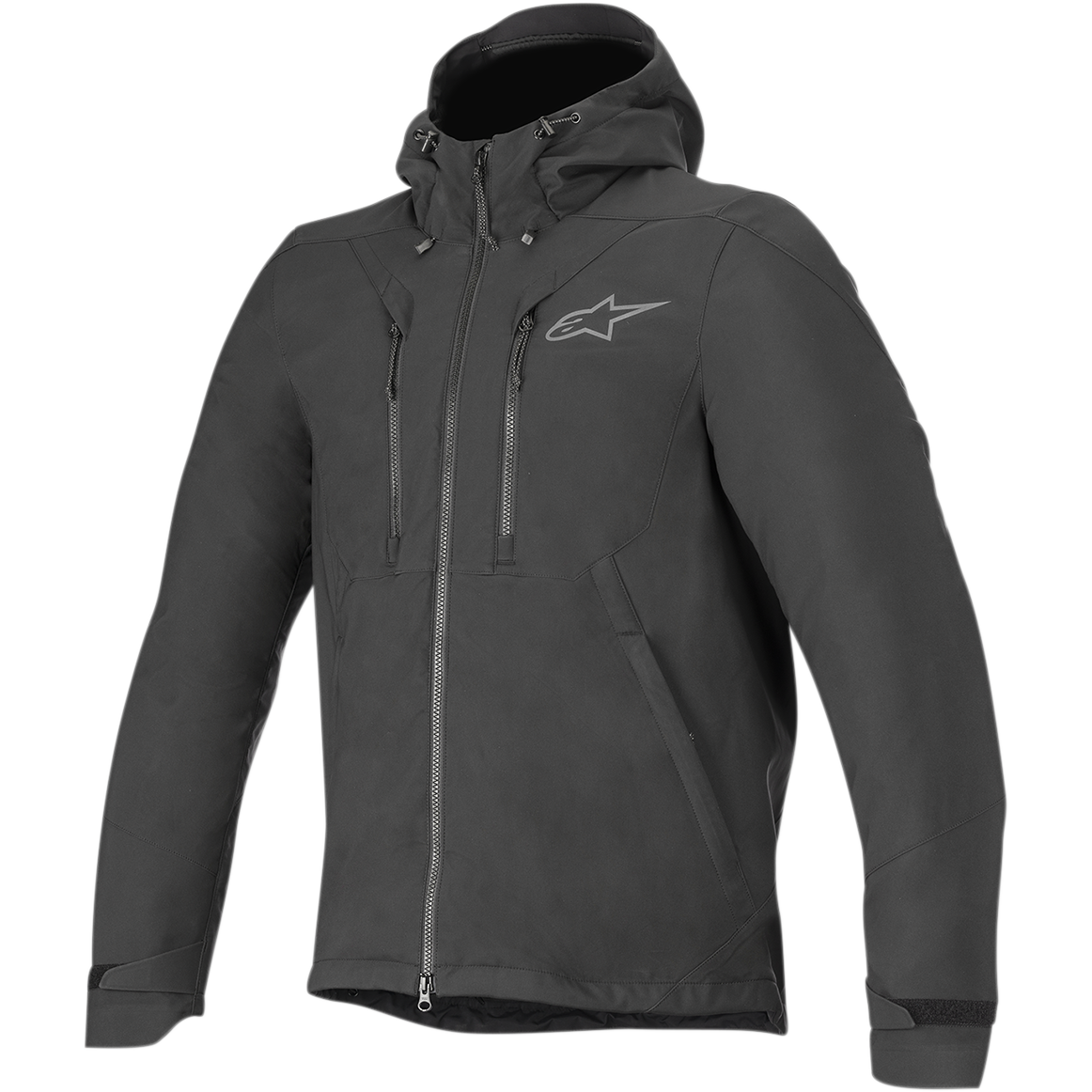 Alpinestars Domino Tech Jacke, Urban-Motorradjacke, Schwarz, mit einer festen Kapuze mit Kordelzügen, zentralem Frontreißverschluss, zwei vertikalen Brustreißverschlüssen und verstellbaren Ärmelbündchen, dezentem grauen Astar-Logo auf der linken Brust, technisches Softshell-Design für den Straßeneinsatz