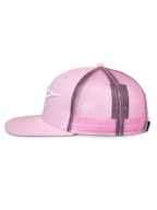 Alpinestars Corp Trucker Cap, Pink, Seitenprofil, flacher Schirm und strukturierte Krone, weißes gesticktes Logo auf der Twill-Vorderseite, pinkfarbene Mesh-Rückseite, verstellbares Snapback-Design, lässige Sportbekleidung
