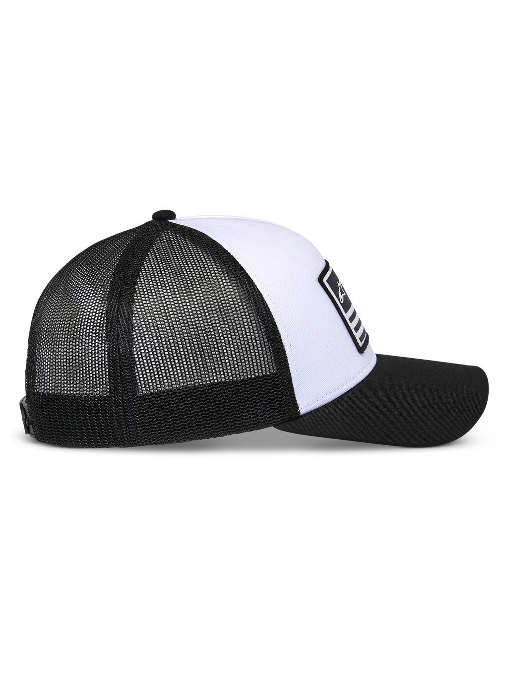 Alpinestars Flag Snapback Mütze, Weiß und Schwarz, Seitenansicht, strukturierte weiße Krone mit schwarzem gebogenem Schirm, atmungsaktive schwarze Mesh-Einsätze auf der Rückseite, lässige motorsport-inspirierte Kopfbedeckung