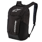 Alpinestars Defcon V2 Rucksack, Schwarz, kleiner Tagesrucksack mit weißem Logodruck und vertikalem Branding, seitliche Netztaschen und Airmesh-Schultergurte, strapazierfähiges Design aus 600D Polyester
