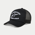 Alpinestars Triple Trucker Cap, schwarze Trucker-Mütze, gebogener Schirm, weiße 3D-Stickerei mit „ALPINESTARS“ und „RACING AHEAD“ Logo, Twill-Front und Mesh-Rückseite, lässige Motorsport-Bekleidung