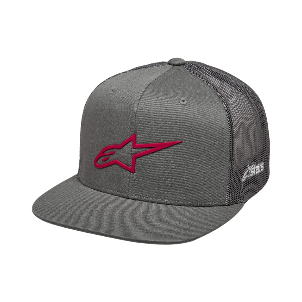 Alpinestars 3D Ageless Trucker Hat, Grau und Rot, flacher Schirm mit strukturierter Krone, Twill-Vorderseite und Mesh-Rückseite, mit einem markanten roten 3D-gestickten Logo auf der Vorderseite und weißem Branding an der Seite, lässige Motorsport-Kopfbedeckung