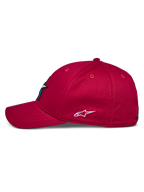 Alpinestars Elemental Cap, Rot, Seitenansicht, gebogener Schirm und strukturierte Krone, weißes gesticktes Alpinestars-Logo an der Seite, lässige, vom Motorsport inspirierte Kopfbedeckung