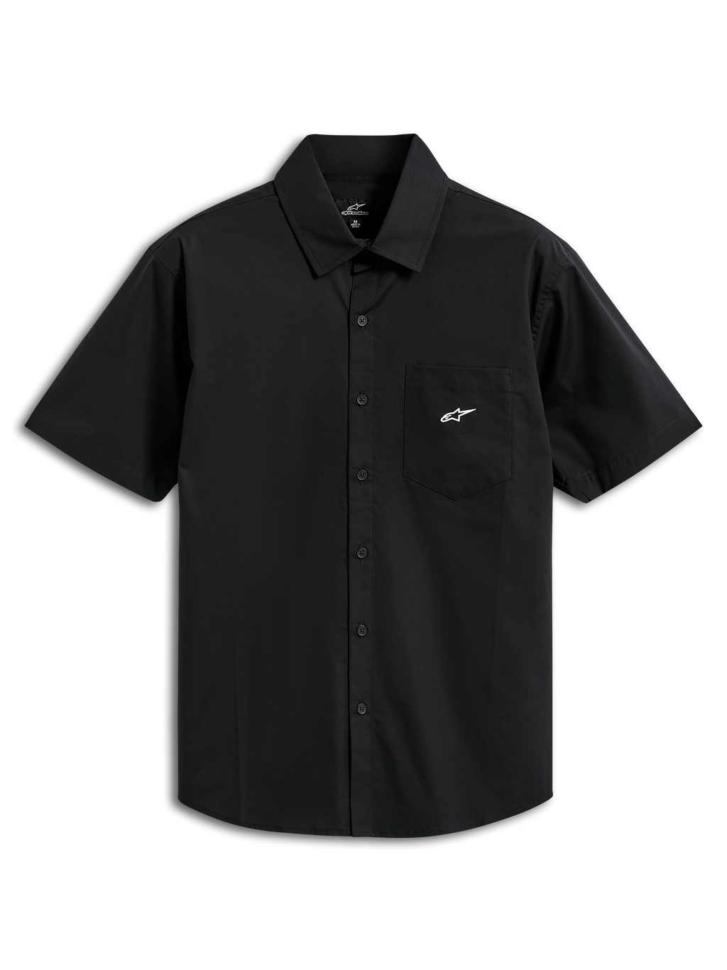 Alpinestars Strive Woven Hemd, Kurzarmhemd mit Knopfleiste, Schwarz, mit weißem Astar-Logo auf der Brusttasche, klassischem Kragen und Knopfleiste vorne, lässige, vom Motorsport inspirierte Streetwear