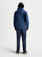 Alpinestars Cypher Hoodie, Motorsport-inspirierte Sportswear, Herren-Kapuzenjacke, Stahlblau, Doppelgewebe-Fleece, Rückansicht mit strukturierter Kapuze mit hohem Kragen und dezentem Logo auf der Rückseite.