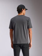 Alpinestars Ellipsoid CSF T-Shirt, Kurzarm-T-Shirt, Anthrazitgrau, Rückansicht am Modell, lässige Streetwear mit kleinem Logo-Etikett am Saum