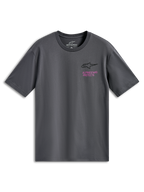 Alpinestars Pop Helmet CSF Tee, Kurzarm-T-Shirt, Anthrazitgrau, schwarzes Astars-Logo mit pinkfarbenem „Alpinestars Protects“-Schriftzug auf der Brust, lässige Motorsport-Streetwear