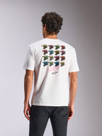 Alpinestars Pop Helmet CSF Tee, Kurzarm-T-Shirt, Weiß, mit farbenfroher M10-Helm-Grafik auf der Rückseite und Alpinestars Protects Schriftzug, lässige Sportbekleidung