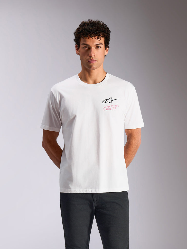 Alpinestars Pop Helmet CSF Tee, Kurzarm-T-Shirt, Weiß, schwarzes Astars-Logo mit pinkem Alpinestars Protects Schriftzug, lässige vom Motorsport inspirierte Streetwear