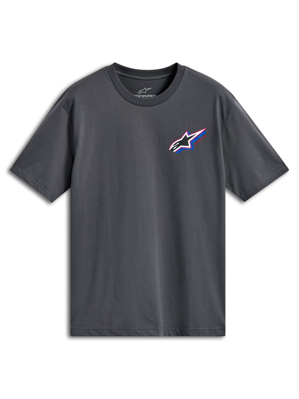 Alpinestars Angler CSF Tee, Kurzarm-T-Shirt, Anthrazitgrau, mehrfarbiges Astars-Logo auf der linken Brust mit roten und blauen Akzenten, Casual Motorsport Streetwear