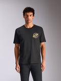 Alpinestars Aorbit CSF Tee, kurzärmeliges T-Shirt, Schwarz, kreisförmige Brustgrafik mit Astars-Logo und 'Always Fast Made to Last' Schriftzug, lässige, vom Motorsport inspirierte Streetwear