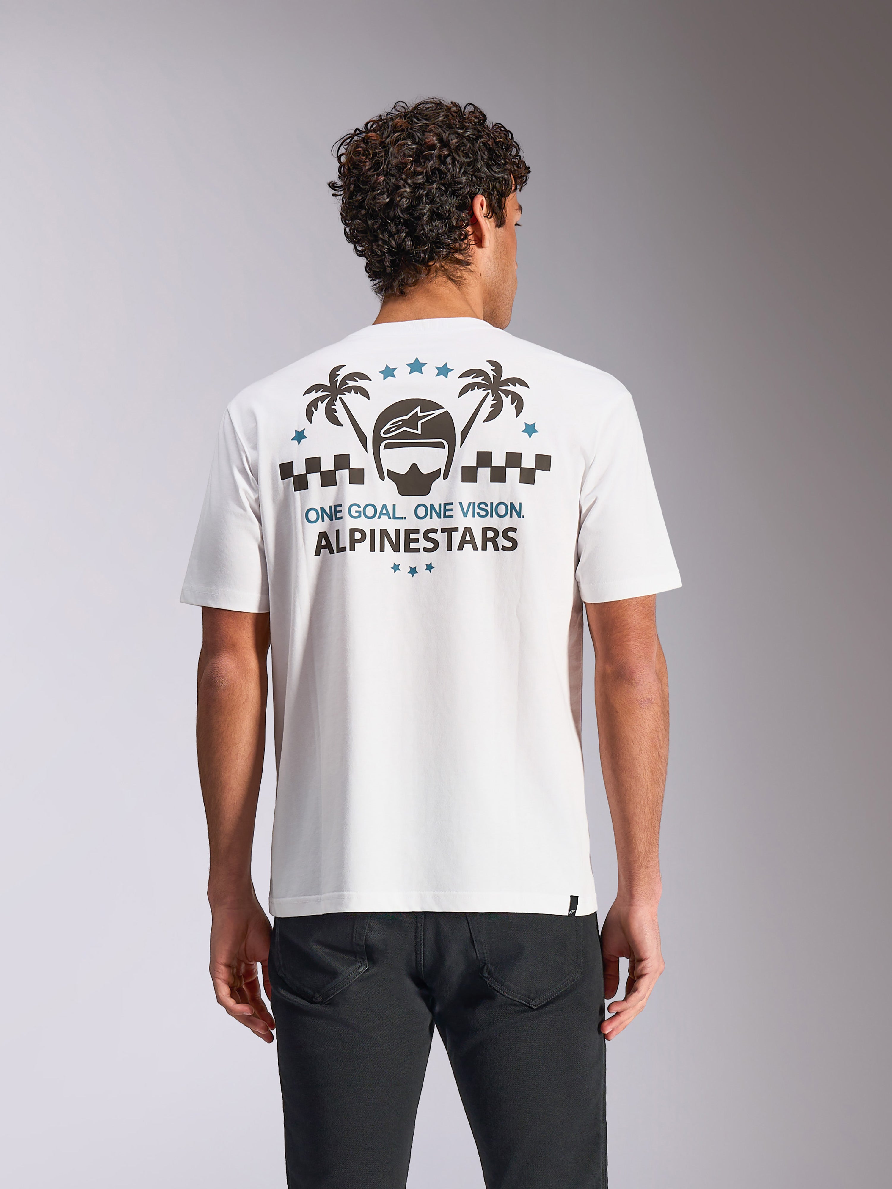 Alpinestars Order CSF T-Shirt, kurzärmliges T-Shirt, Weiß, Rückansicht mit Helm- und Palmen-Grafik sowie 'ONE GOAL. ONE VISION.' Schriftzug, lässige Motorsport-Streetwear