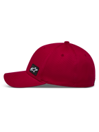Alpinestars Pivot Kappe, dunkelrote Sportswear-Kappe aus Twill-Stoff mit gebogenem Schirm, Flex-Rückseite und besticktem Astars-Logo-Patch, seitliche Profilansicht