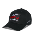 Alpinestars Matrix Snapback Mütze, Schwarz, gebogener Schirm mit strukturierter Krone, mehrfarbiger Stick-Patch auf der Vorderseite mit Alpinestars-Logo, rotes Branding und Karomuster, seitliche Logo-Stickerei, lässige Motorsport-Kopfbedeckung