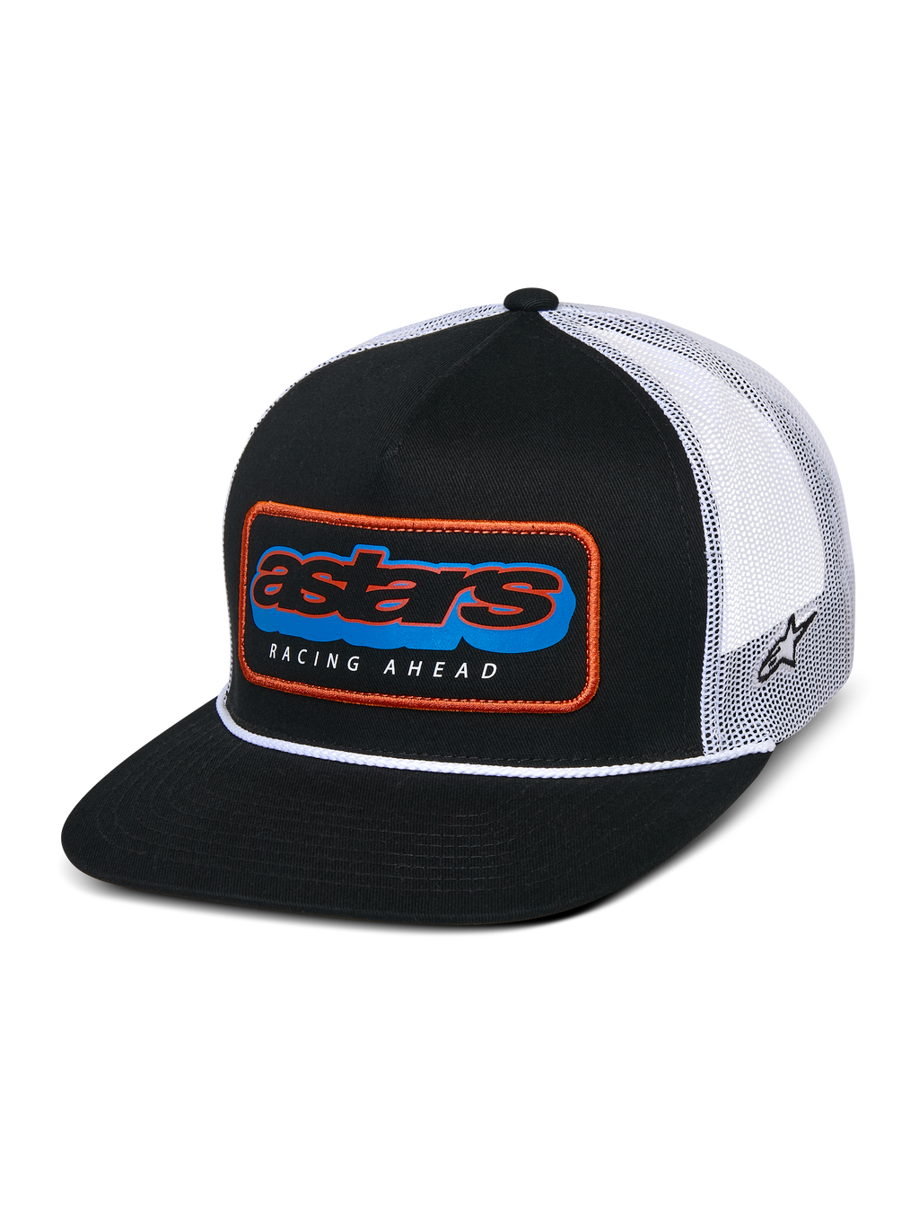 Alpinestars Phosphor Trucker Cap, Schwarz und Weiß, flacher Schirm mit strukturierter Krone und weißem Kordel-Detail, mehrfarbiger Astars-Patch vorne mit orangefarbenem Rand und „RACING AHEAD“-Schriftzug, atmungsaktive Rückseite aus weißem Mesh mit seitlicher Logo-Stickerei