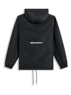 Alpinestars Speeder Chromium winddichte Jacke, schwarze Kapuzen-Windjacke, Rückansicht mit Kapuze, elastischen Bündchen, Kordelzug und weißem Alpinestars-Wortlogo auf dem Rücken.