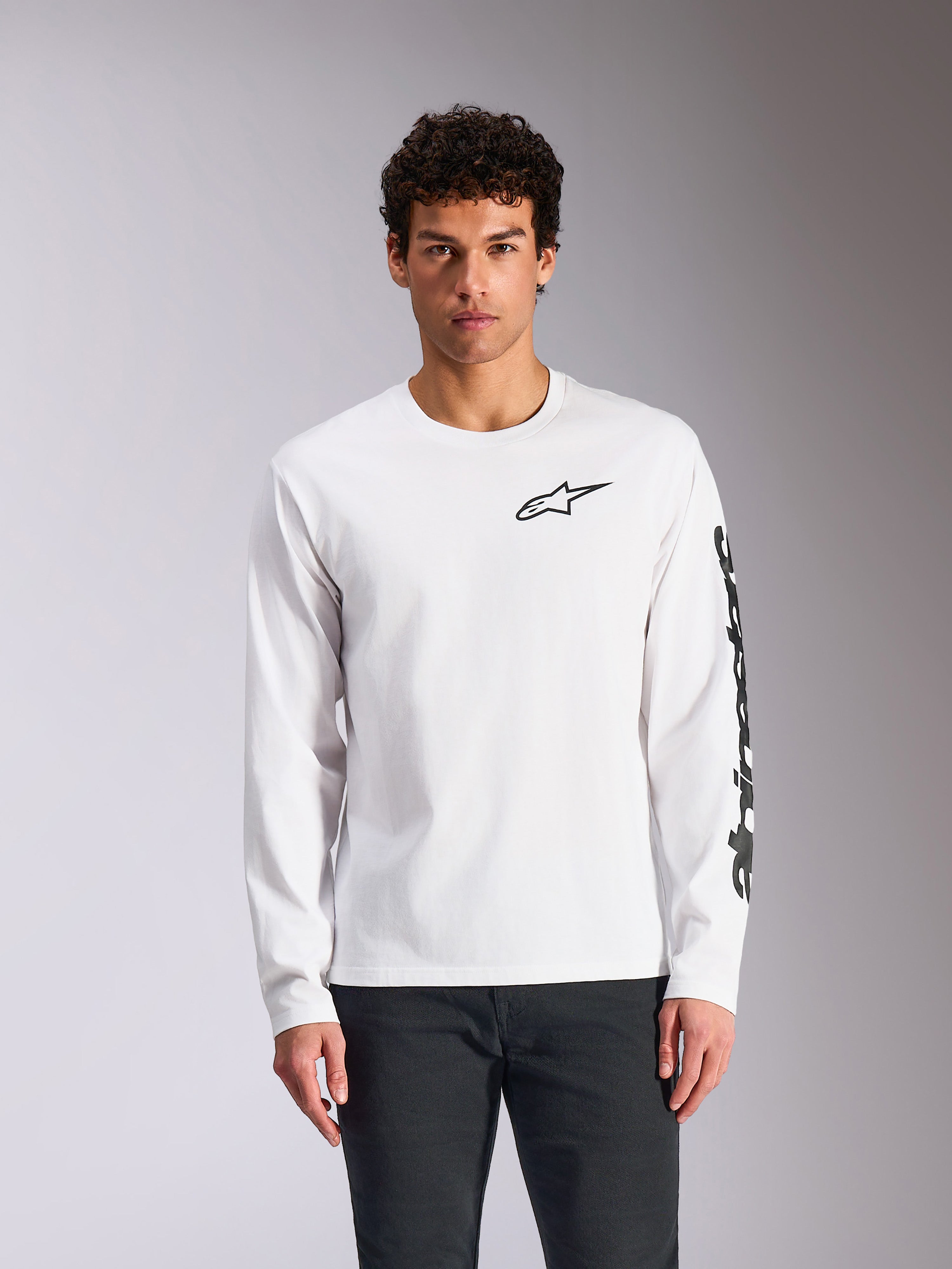 Alpinestars Trackside CSF Tee, Langarm-T-Shirt, Weiß, schwarzes Alpinestars-Brustlogo und Ärmel-Branding, lässige Motorsport-Streetwear, Frontansicht