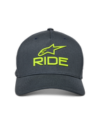 Alpinestars Ride Sonic Mütze, Anthrazitgrau mit Hi-Vis Gelb, 3D-gesticktes Alpinestars-Logo und RIDE-Schriftzug, gebogener Schirm, strukturierte Krone, lässige, vom Motorsport inspirierte Kopfbedeckung