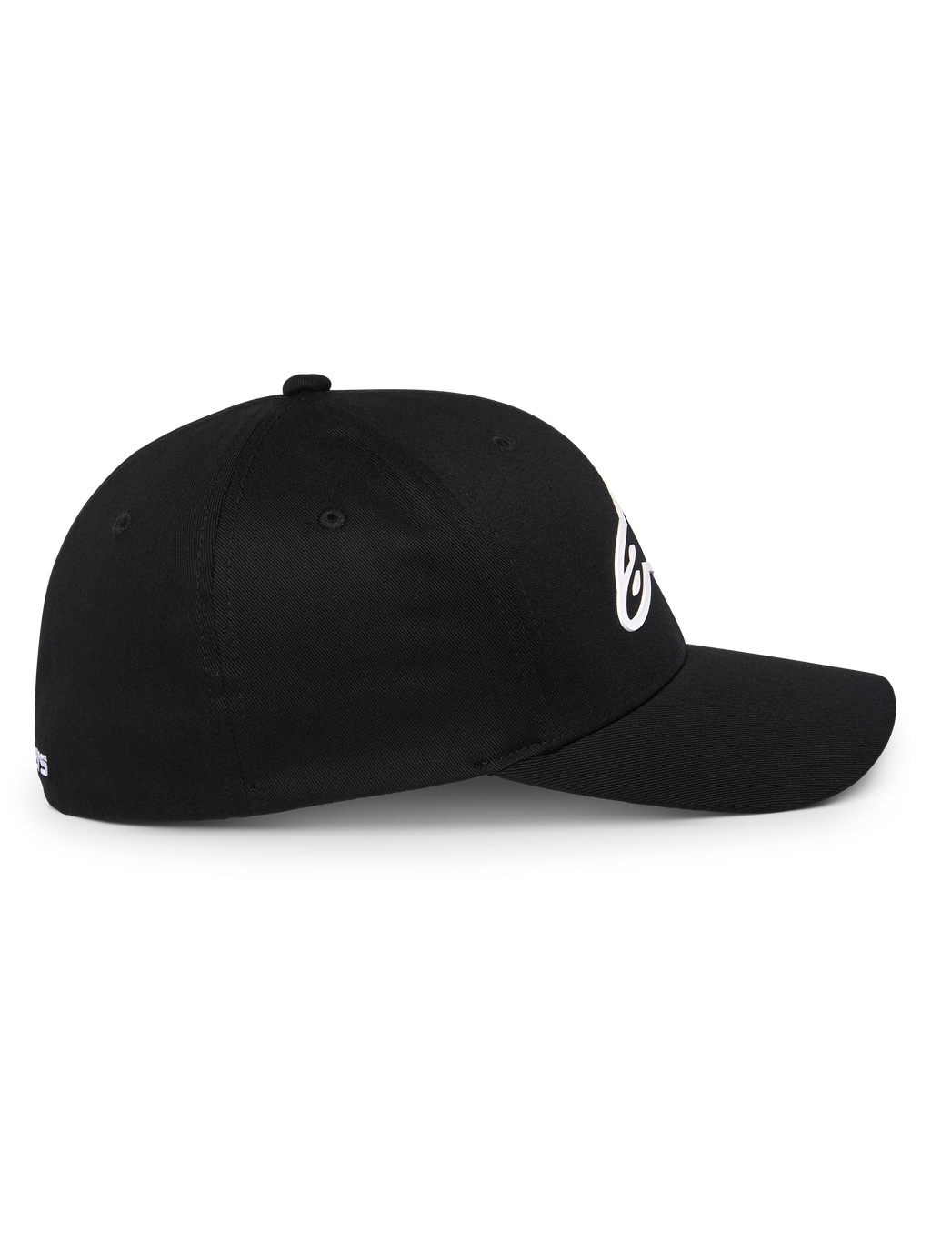 Alpinestars Ageless Multi Mütze, schwarze Sportswear-Baseballkappe, Seitenansicht, gebogener Schirm und strukturierte Krone, weißes 3D-Astars-Logo, lässiger Motorsport-Lifestyle