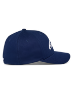 Alpinestars Ageless Multi Kappe, Marineblau, Seitenansicht einer Baseballkappe mit gebogenem Schirm, strukturierte Krone, Stretch-Twill-Gewebe, lässige vom Motorsport inspirierte Kopfbedeckung