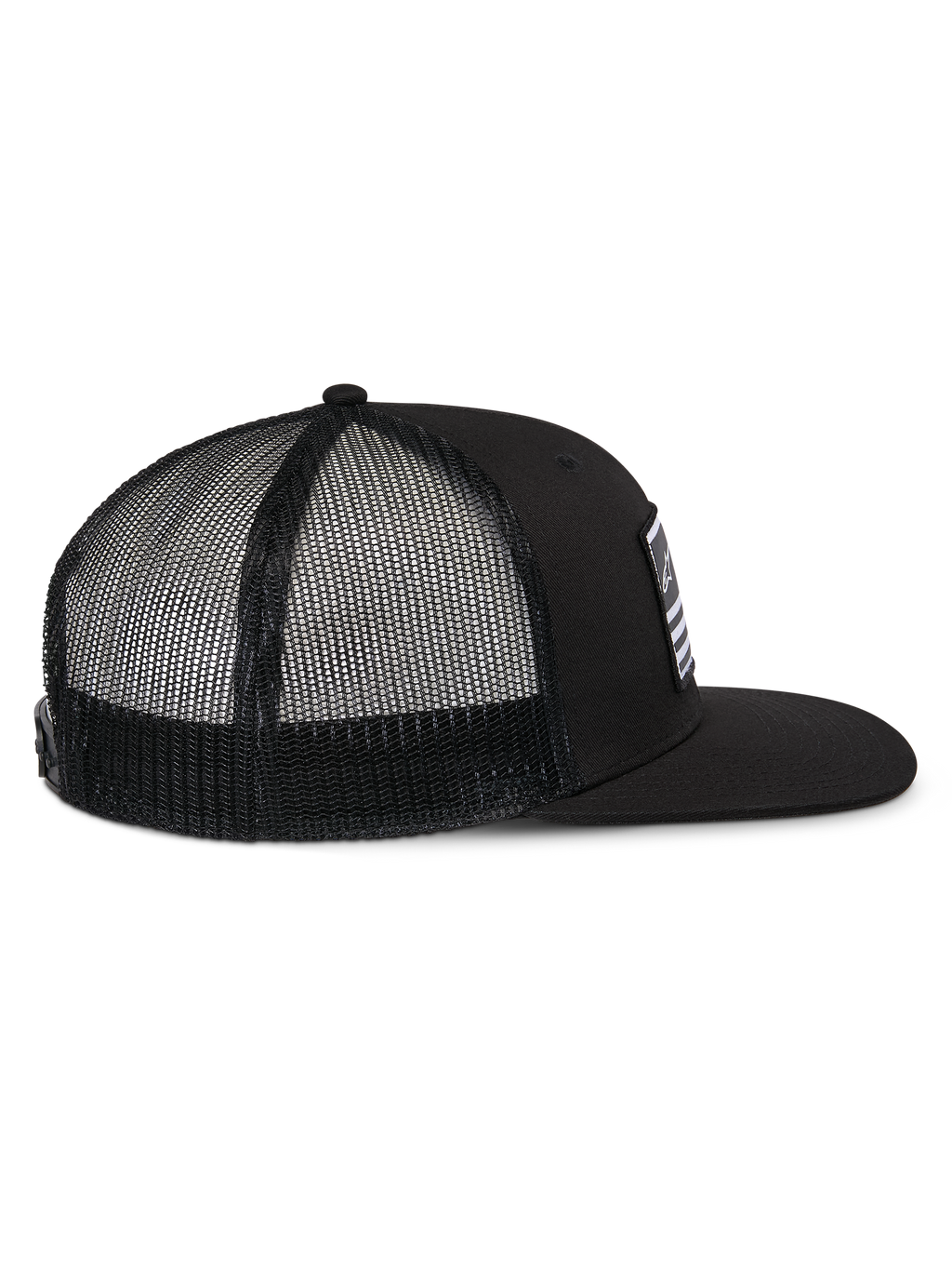 Alpinestars Flag Flat Trucker-Mütze, Schwarz, Seitenansicht mit flachem Schirm, strukturierter Krone und schwarzer Mesh-Rückseite aus Polyester, lässige vom Motorsport inspirierte Kopfbedeckung