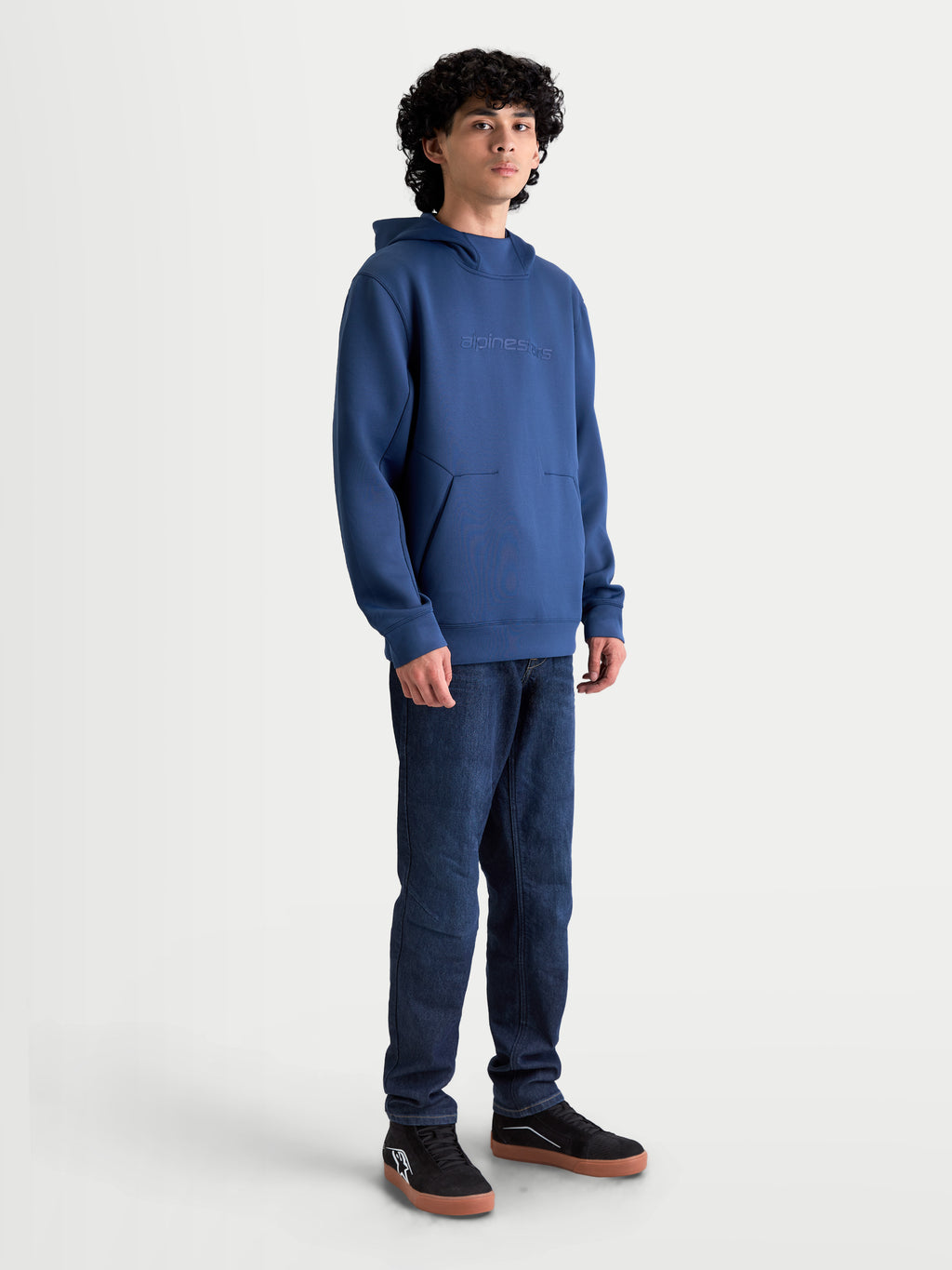 Alpinestars Datrix Hoodie, Sportswear-Kapuzenpullover für Herren, Blau, tonales HD-Logo-Branding, Tri-Blend-Doppelfleece, Mesh-gefütterte Kapuze und Fronttasche, lässiger Motorsport-Stil